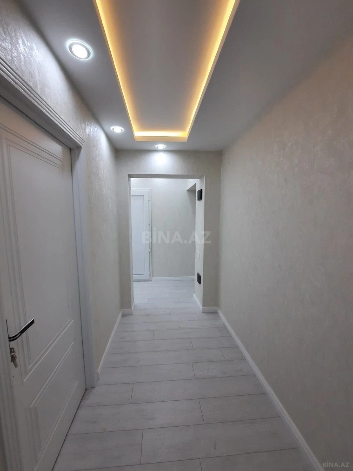 Satılır 2 otaqlı mənzil 65 m²