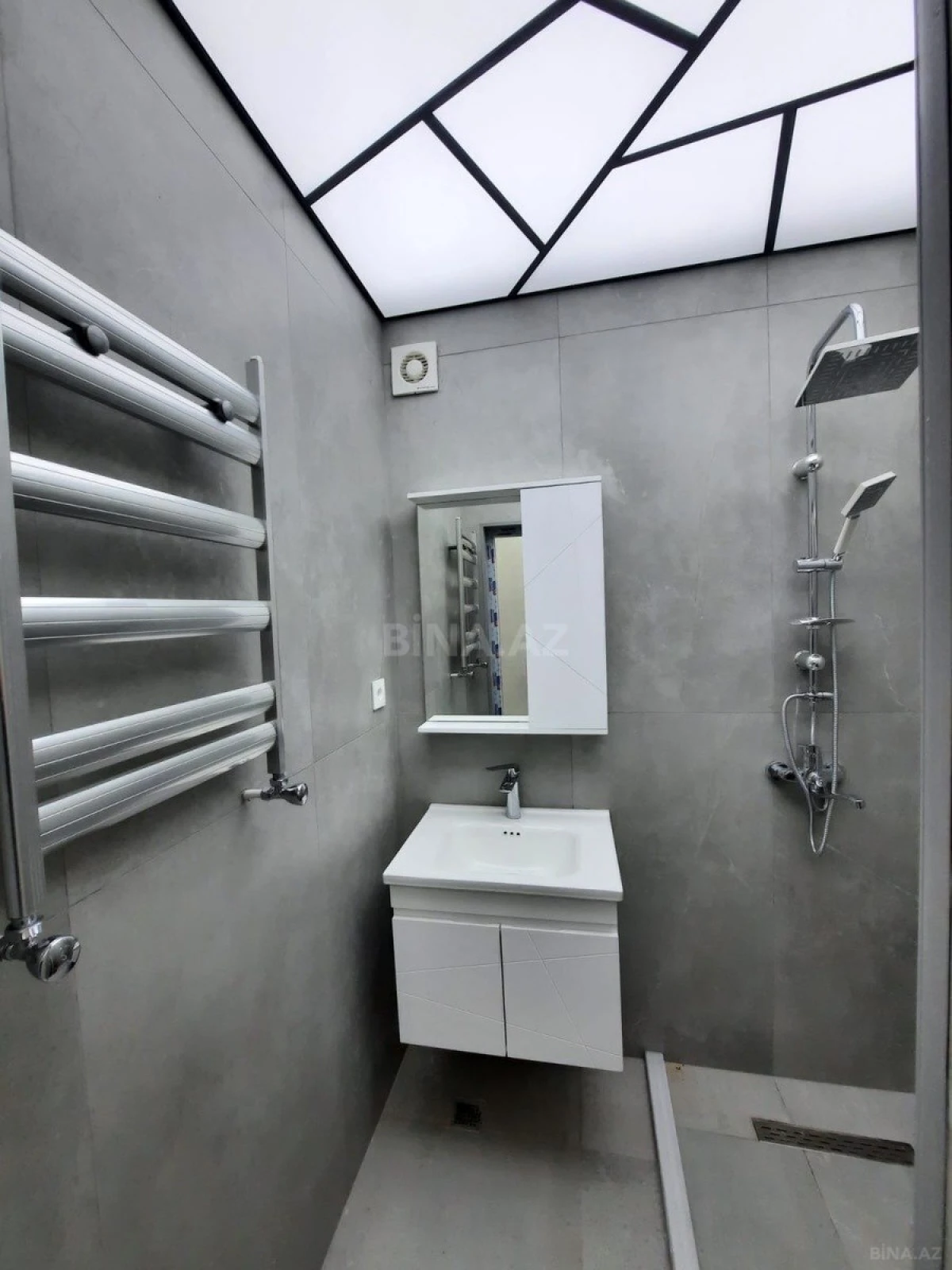 Satılır 2 otaqlı mənzil 65 m²