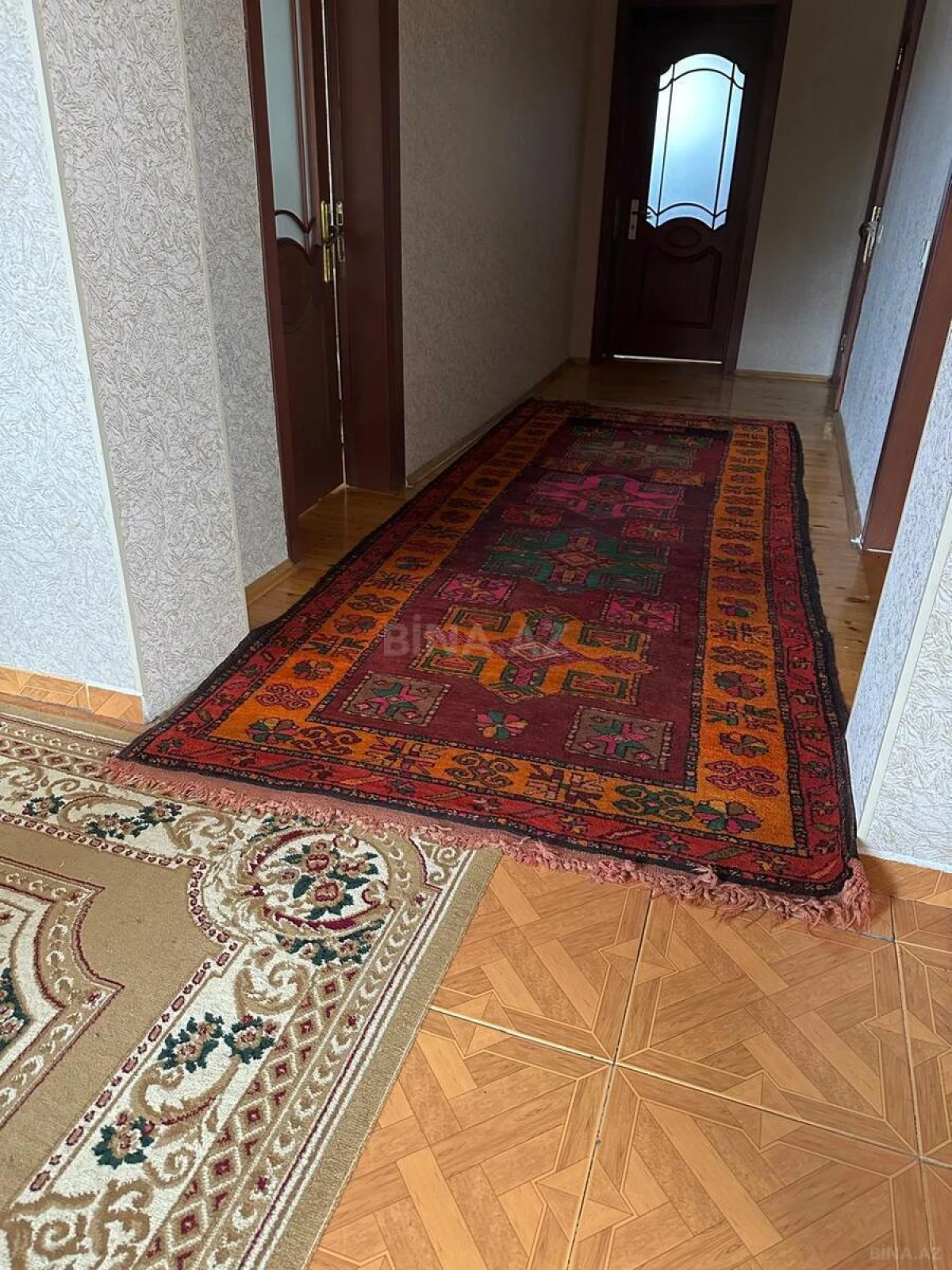 Satılır 9 otaqlı həyət evi 240 m²