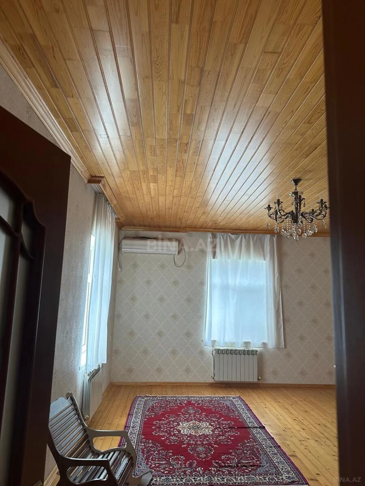 Satılır 9 otaqlı həyət evi 240 m²