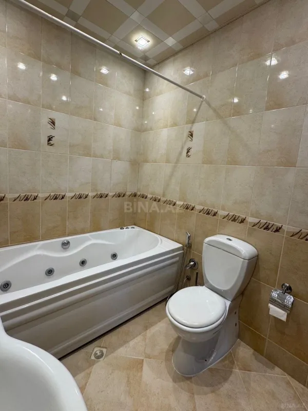 Satılır 3 otaqlı mənzil 123 m²