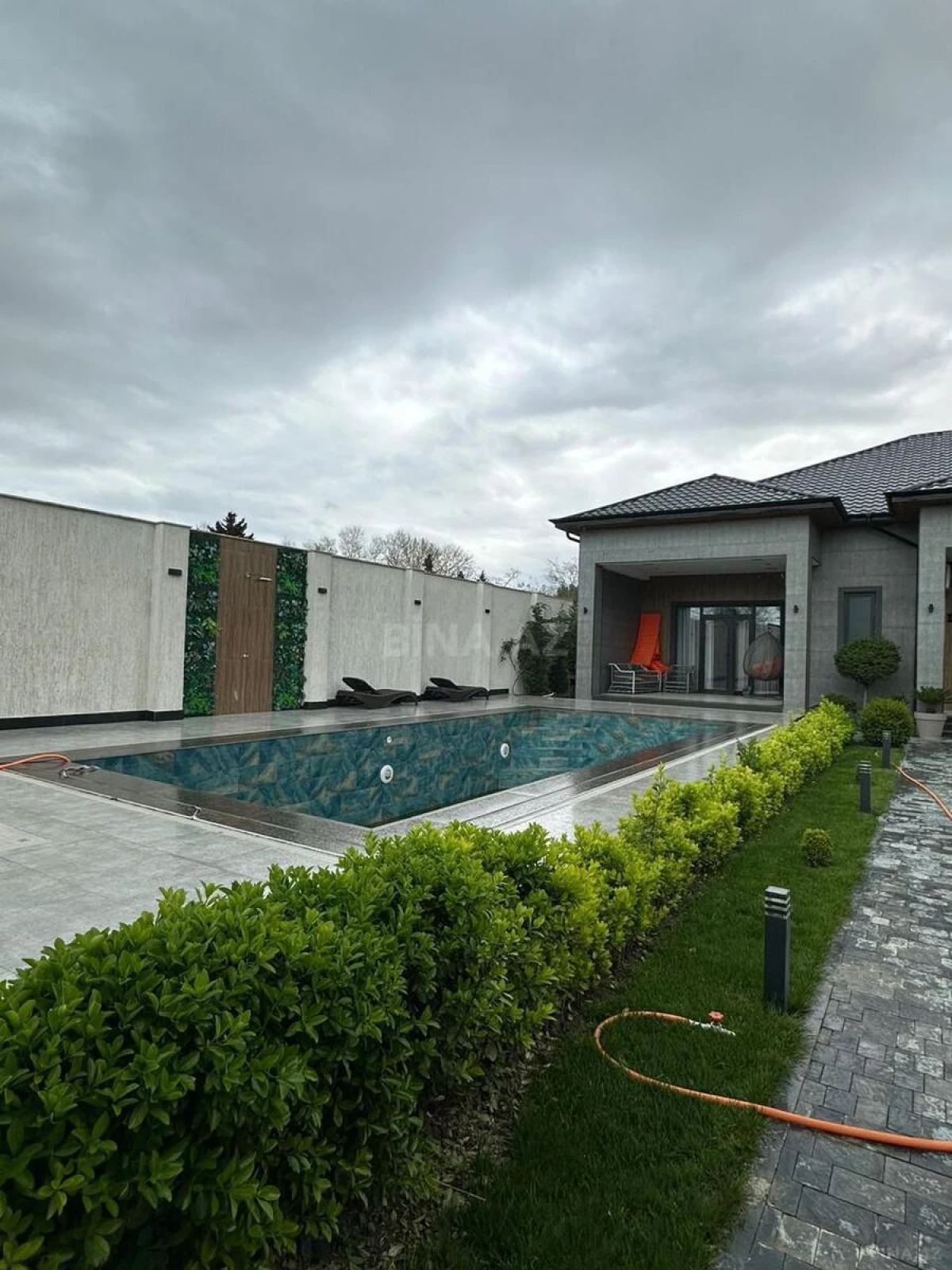 Kirayə verilir 5 otaqlı həyət evi 220 m²