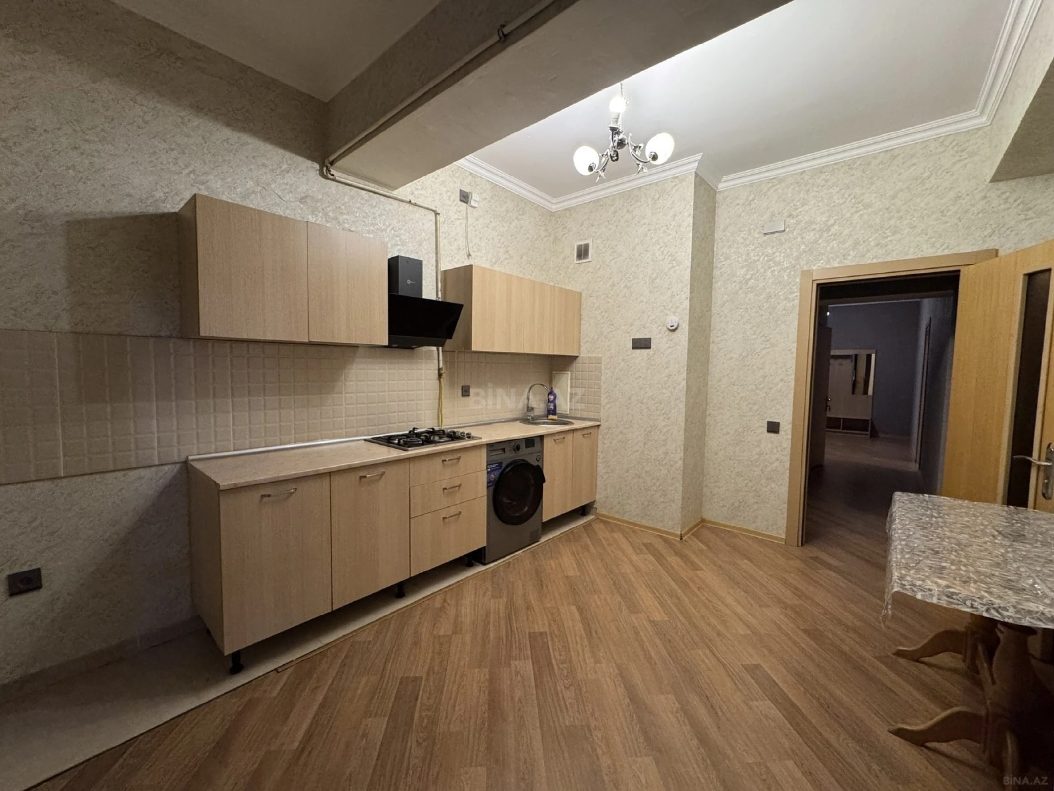 Kirayə verilir 2 otaqlı mənzil 102 m²