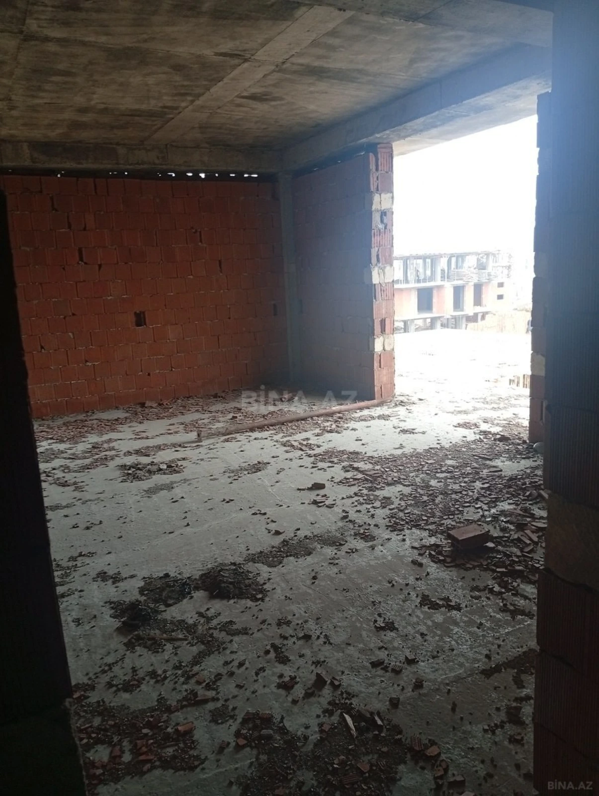 Satılır 2 otaqlı mənzil 68 m²