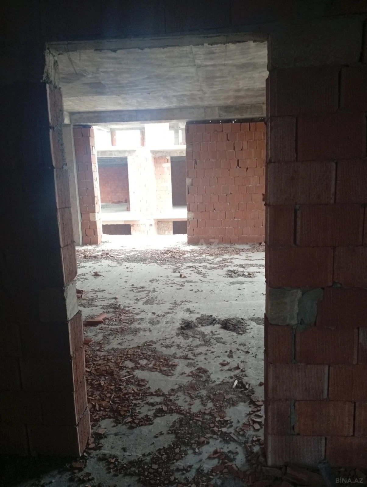 Satılır 2 otaqlı mənzil 68 m²