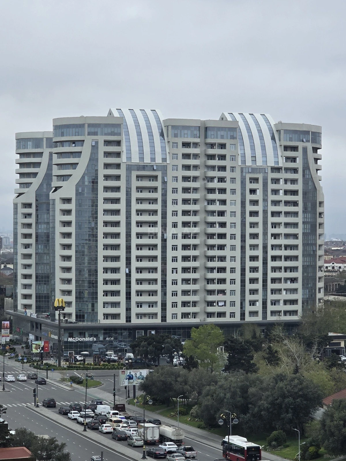 Satılır 2 otaqlı mənzil 79 m²