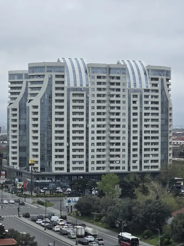 Satılır 2 otaqlı mənzil 79 m²