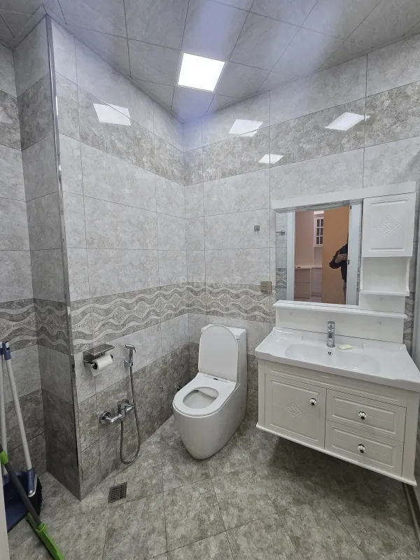 Satılır 2 otaqlı mənzil 79 m²