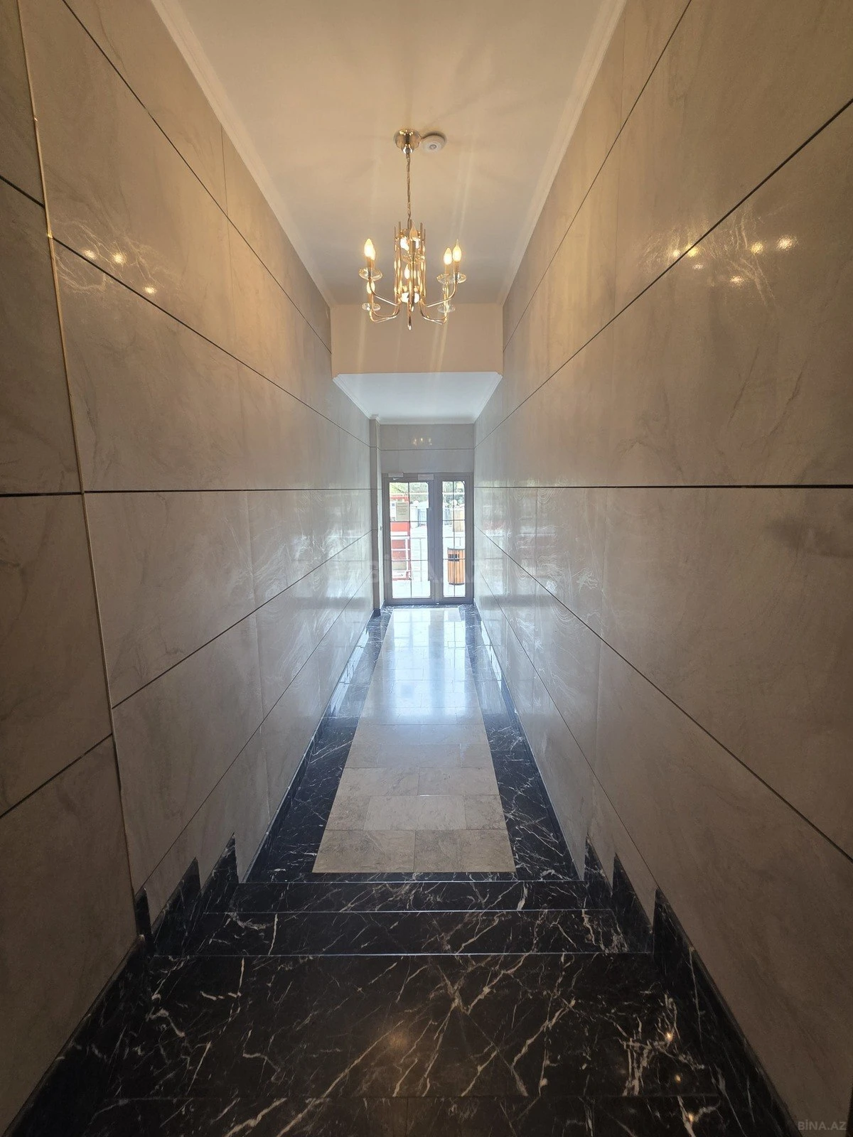 Satılır 2 otaqlı mənzil 79 m²