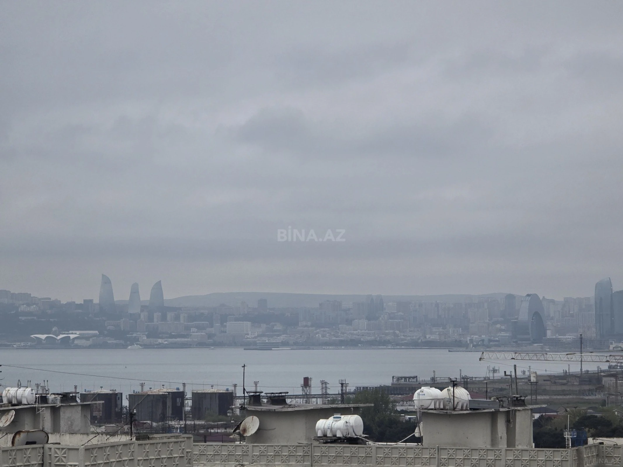 Satılır 2 otaqlı mənzil 79 m²