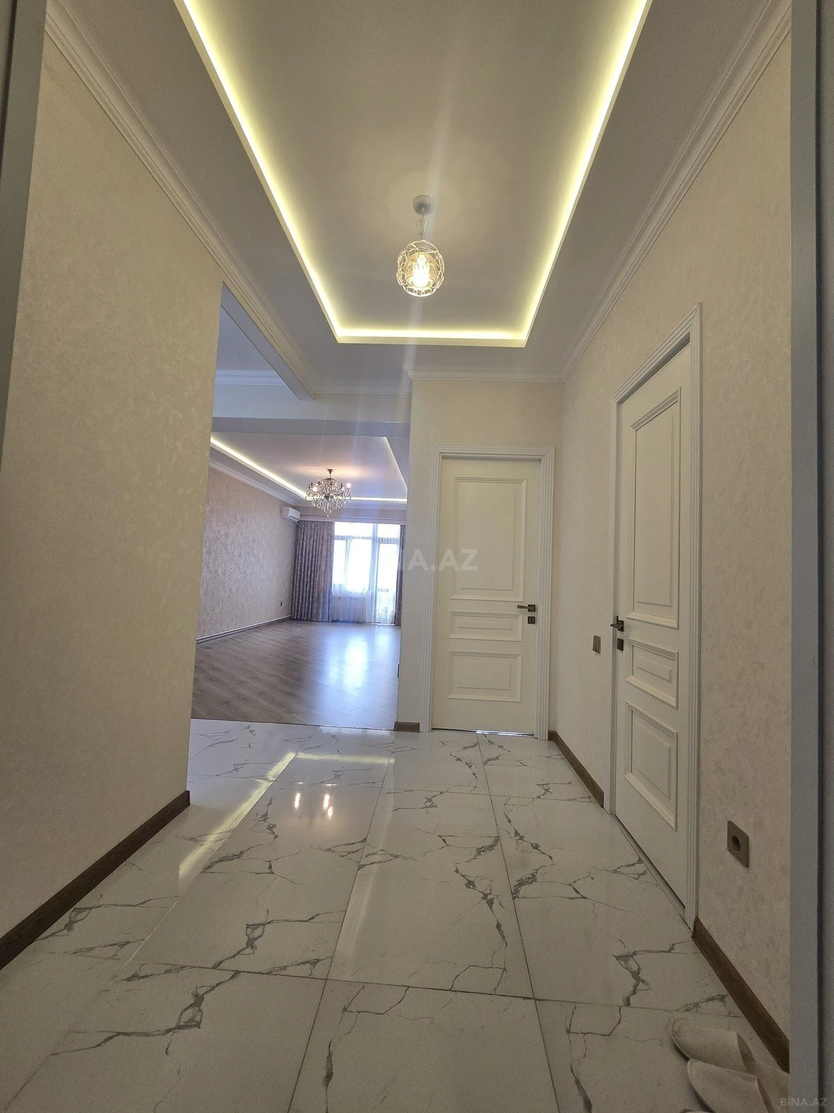 Satılır 2 otaqlı mənzil 79 m²