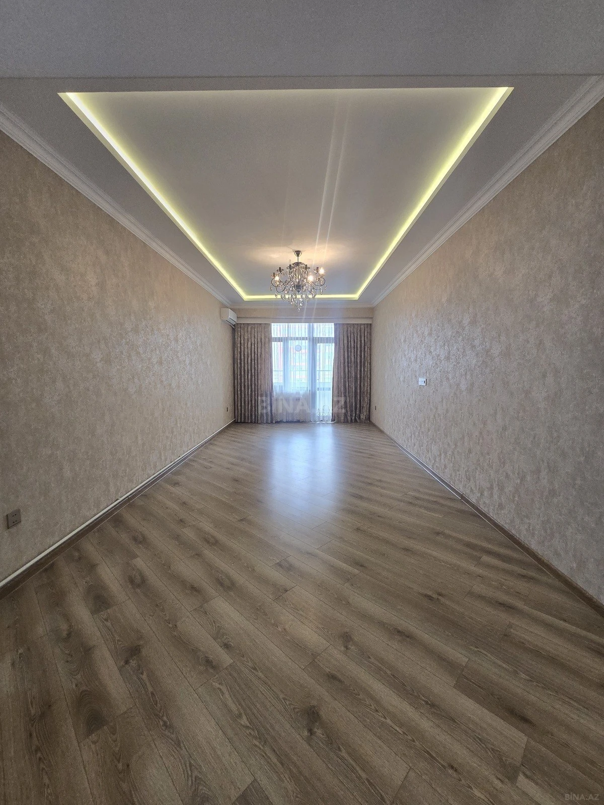 Satılır 2 otaqlı mənzil 79 m²