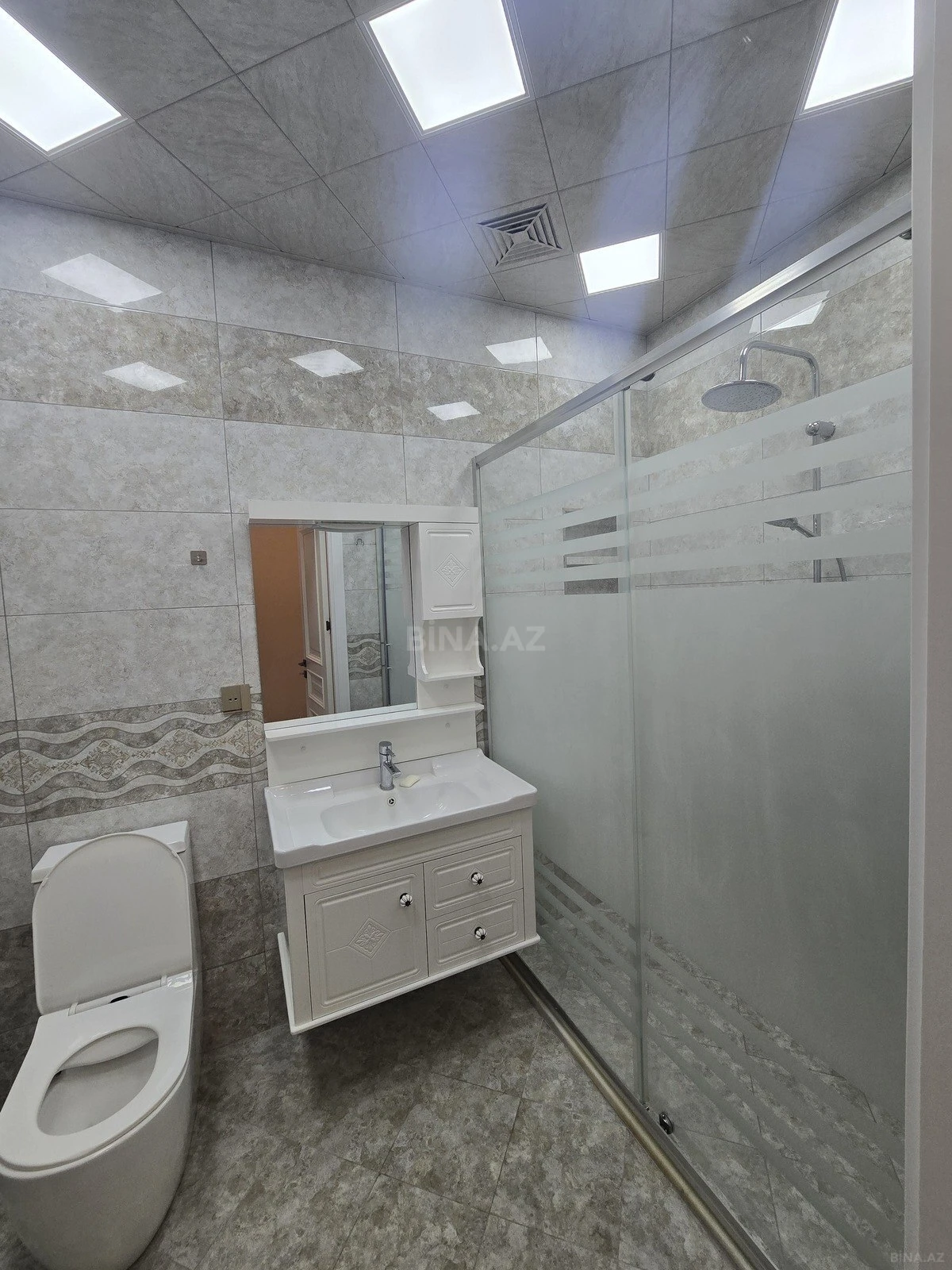 Satılır 2 otaqlı mənzil 79 m²