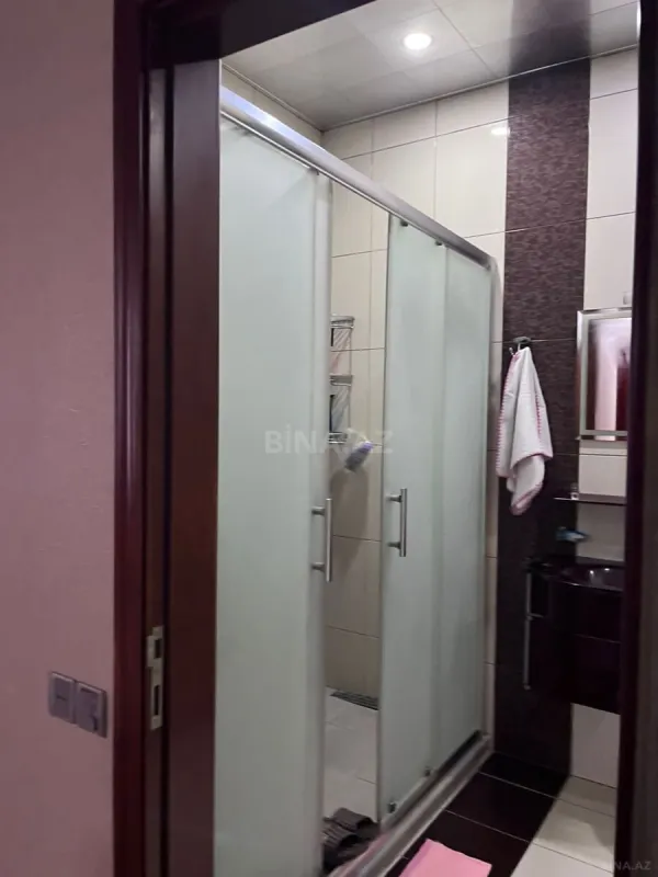 Kirayə verilir 5 otaqlı mənzil 170 m²