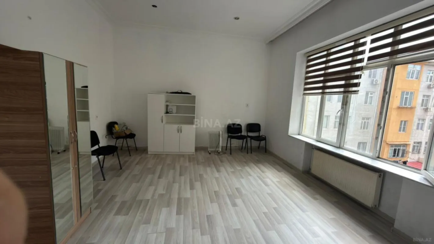 Kirayə verilir 5 otaqlı ofis 210 m²
