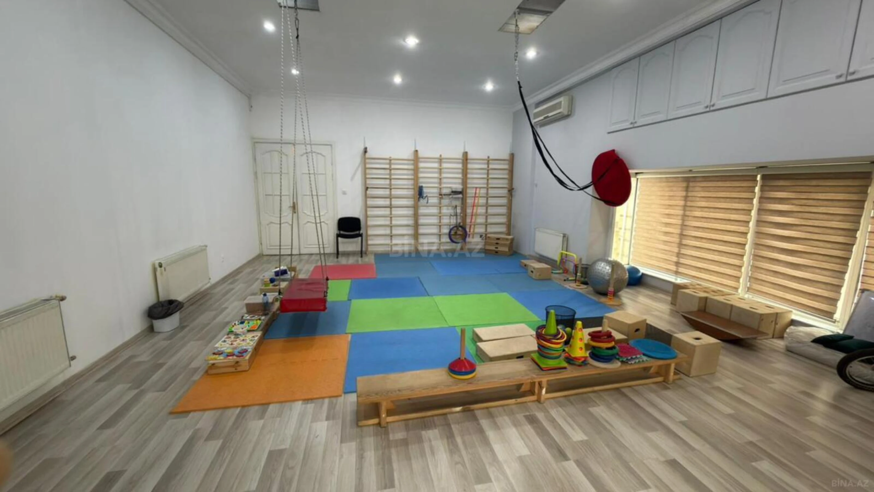 Kirayə verilir 5 otaqlı ofis 210 m²