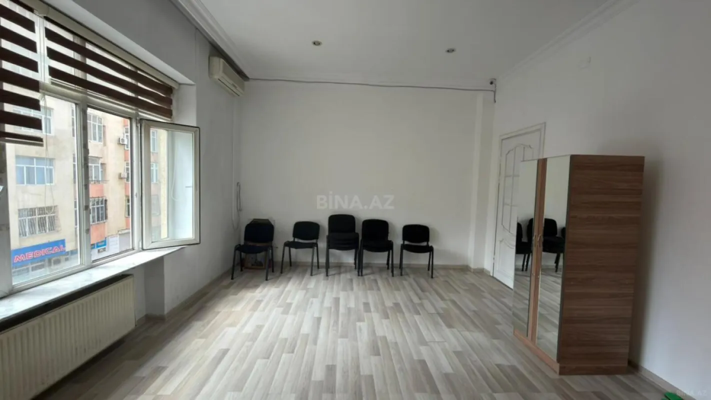 Kirayə verilir 5 otaqlı ofis 210 m²