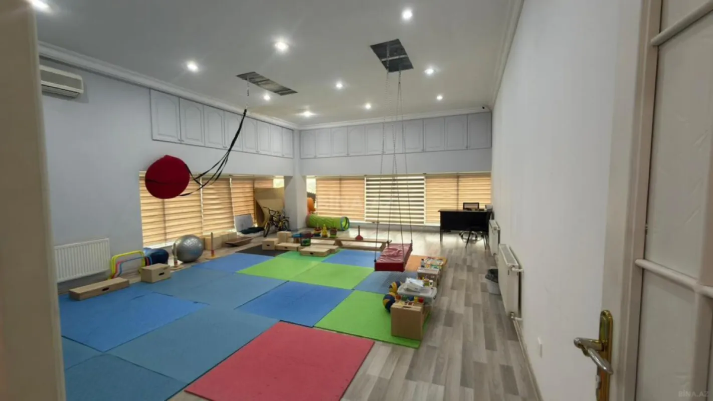 Kirayə verilir 5 otaqlı ofis 210 m²