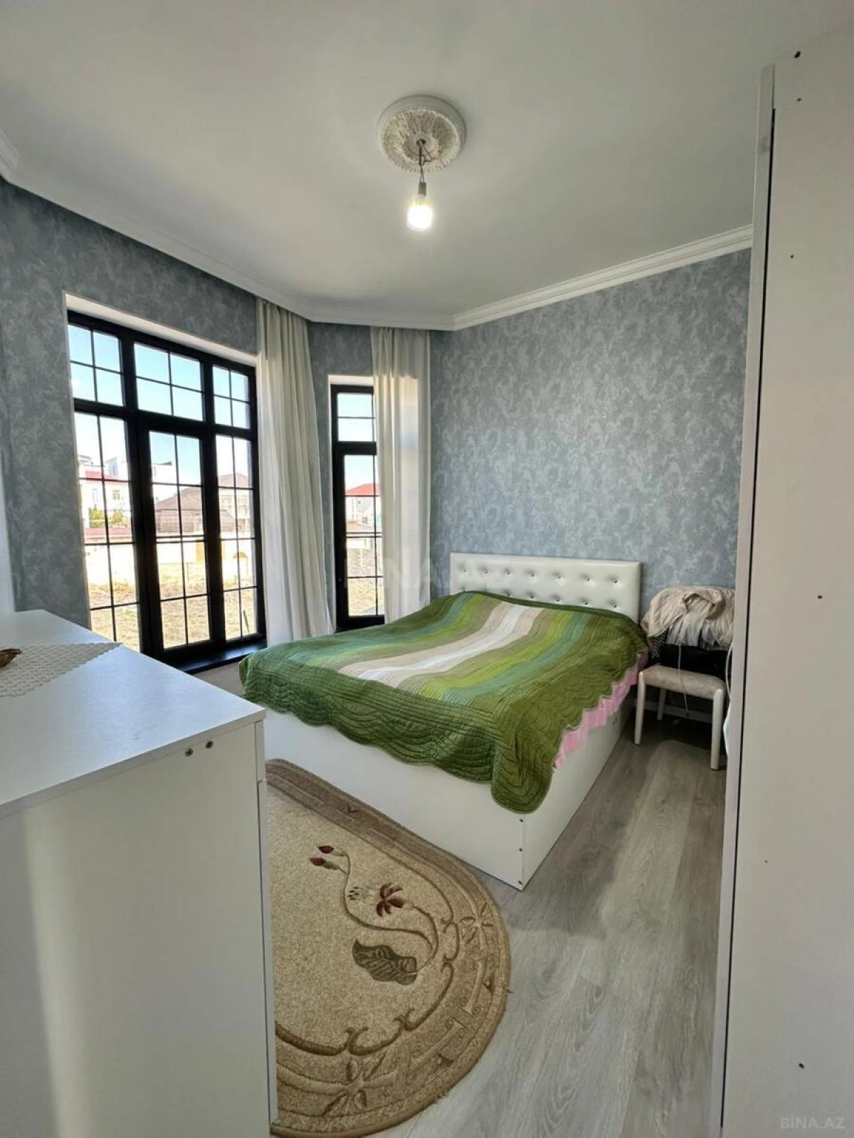 Satılır 5 otaqlı həyət evi 180 m²