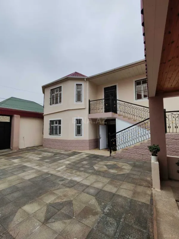 Satılır 6 otaqlı həyət evi 190 m²