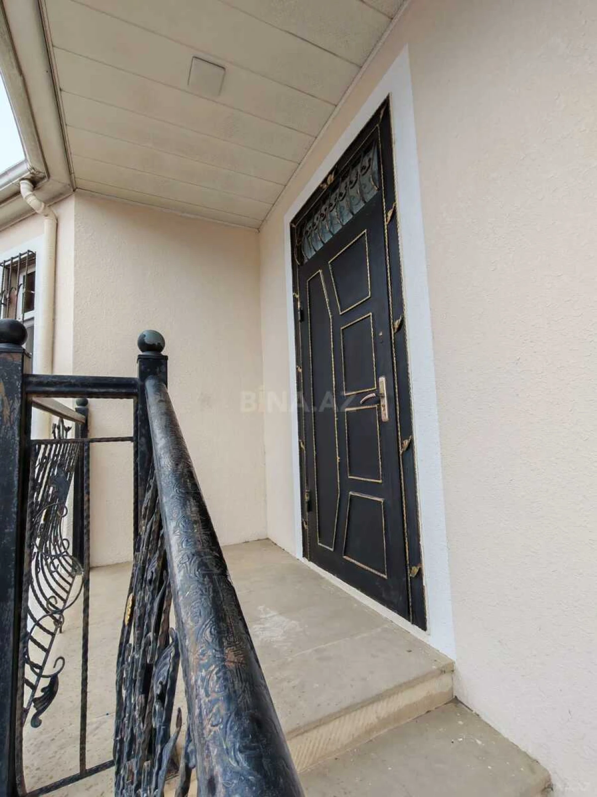 Satılır 6 otaqlı həyət evi 190 m²