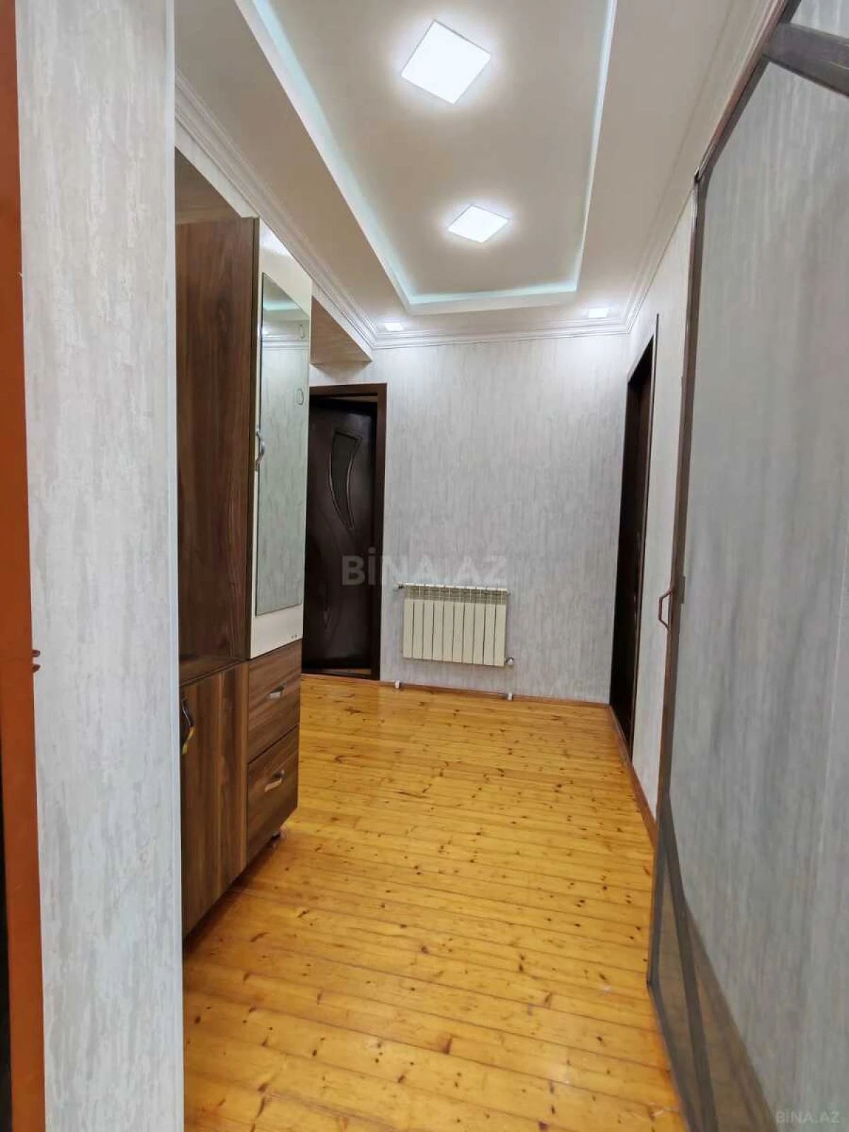 Satılır 6 otaqlı həyət evi 190 m²