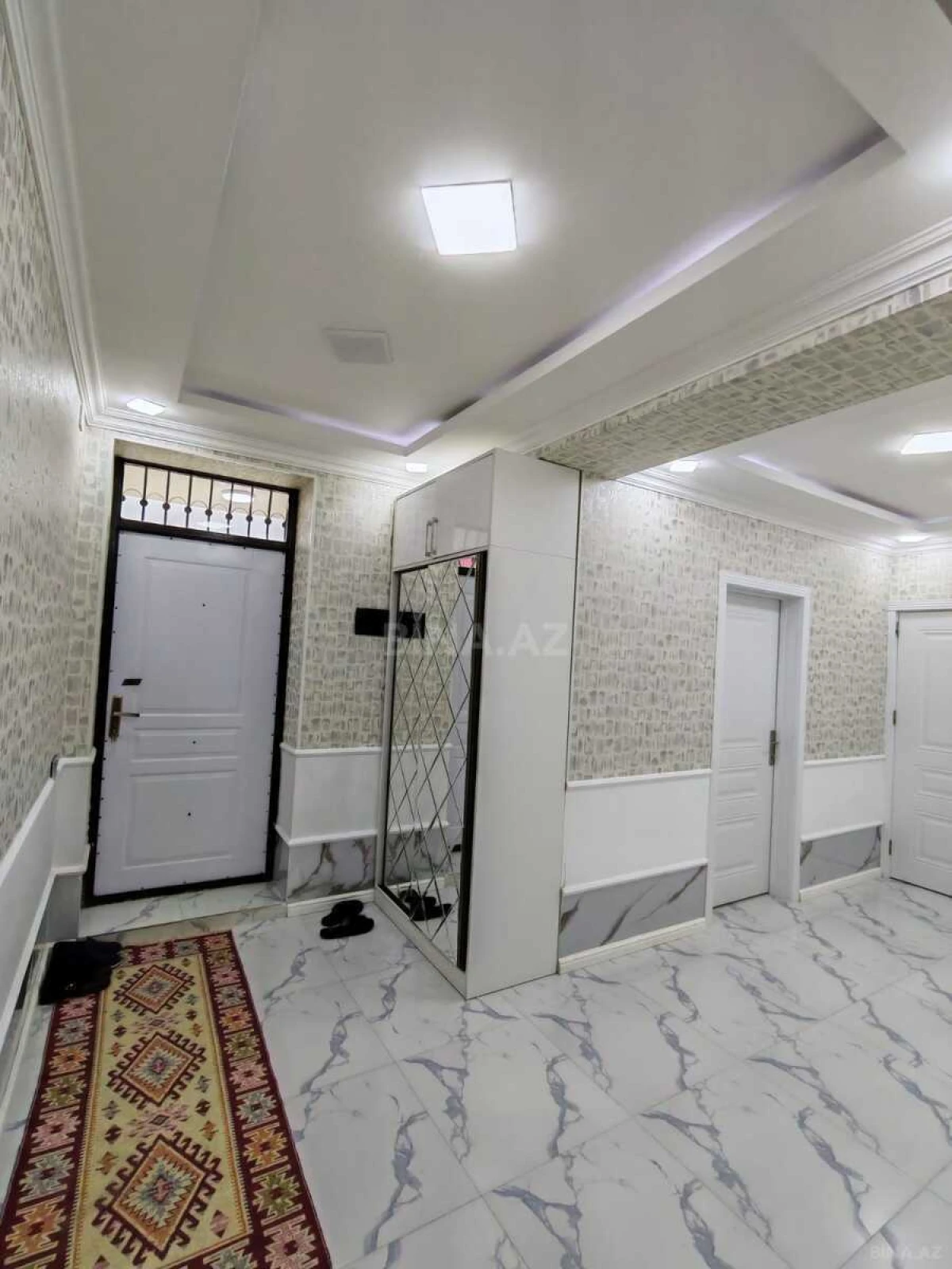 Satılır 6 otaqlı həyət evi 190 m²