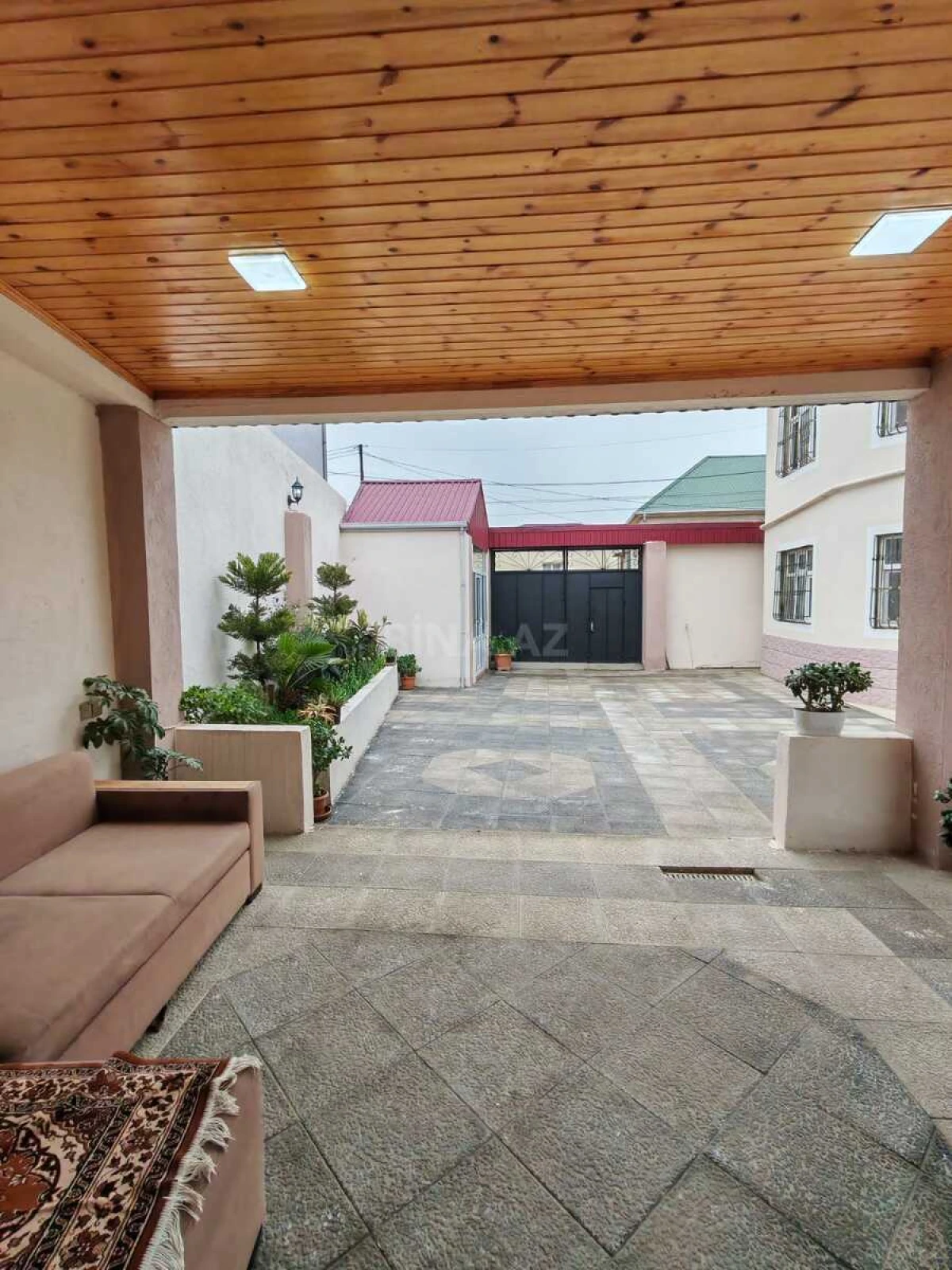 Satılır 6 otaqlı həyət evi 190 m²
