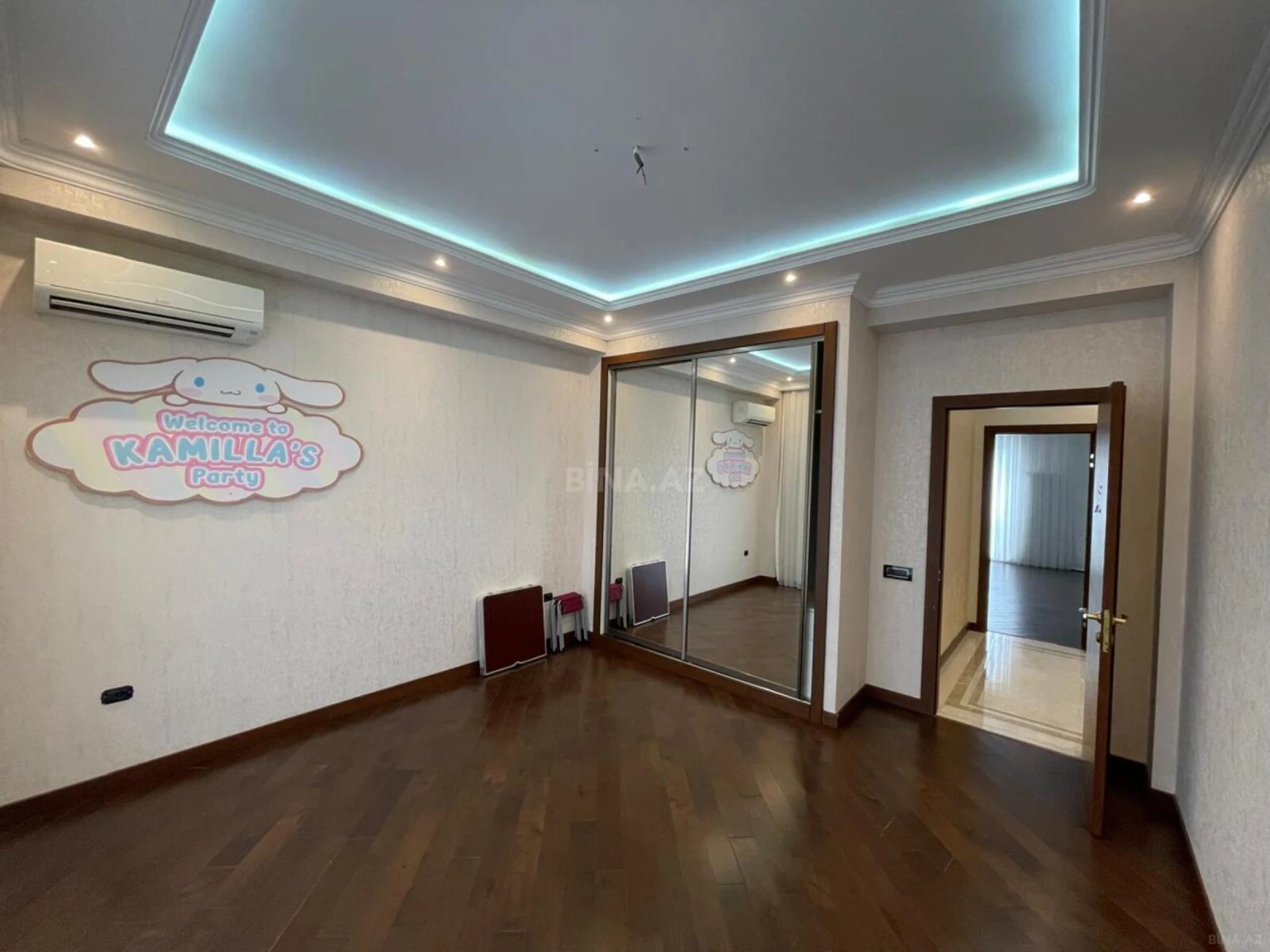 Satılır 3 otaqlı mənzil 151 m²