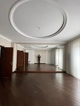 Satılır 3 otaqlı mənzil 151 m²