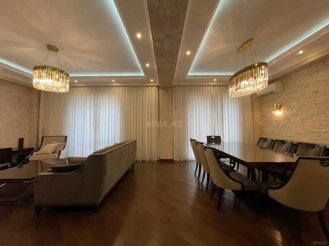 Satılır 3 otaqlı mənzil 151 m²