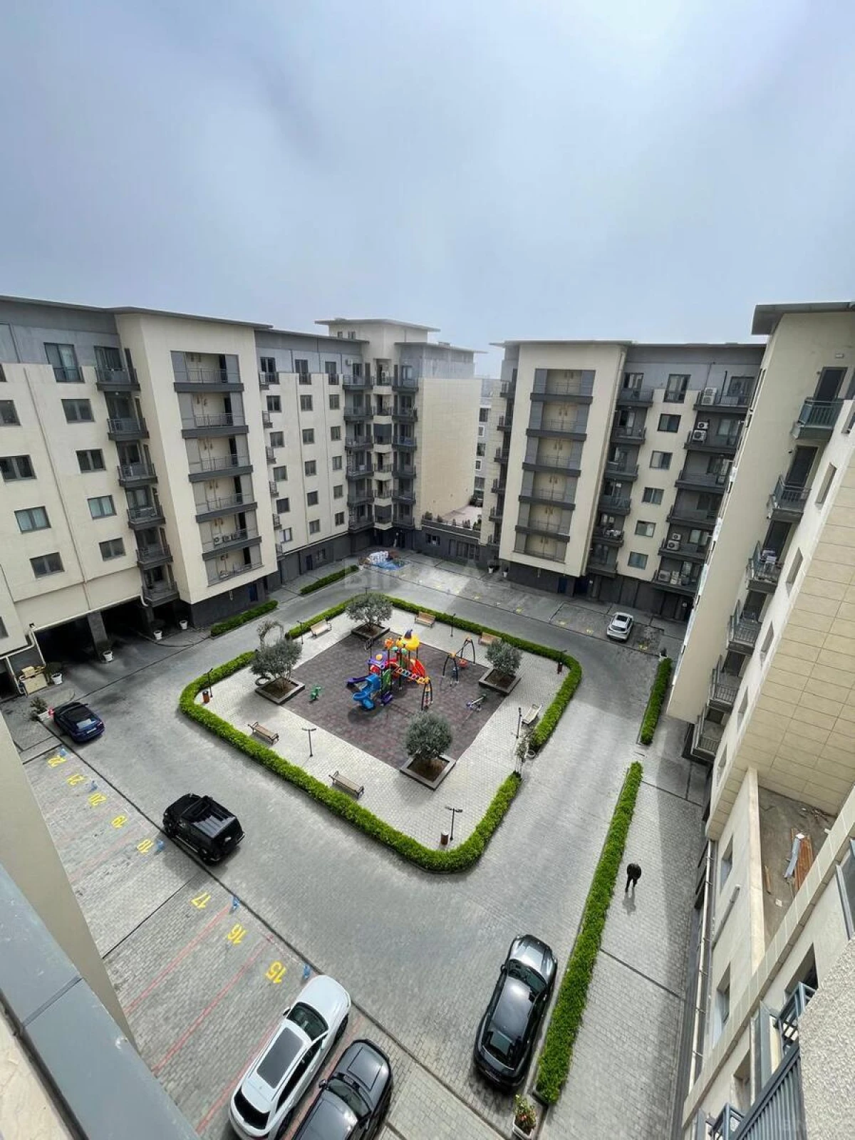 Satılır 3 otaqlı mənzil 151 m²
