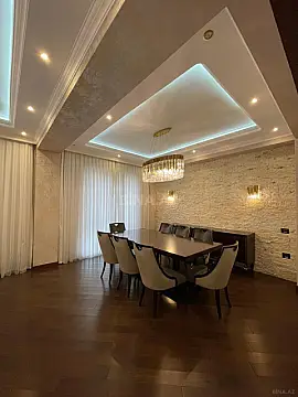 Satılır 3 otaqlı mənzil 151 m²