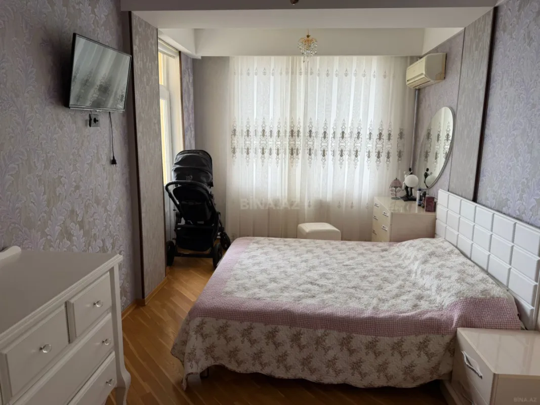 Satılır 3 otaqlı mənzil 124 m²