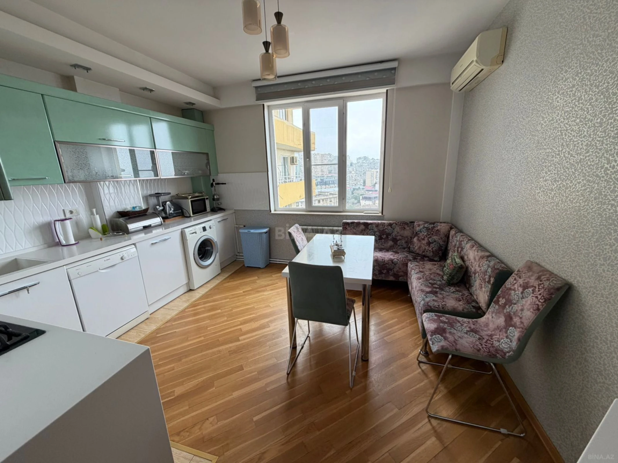 Satılır 3 otaqlı mənzil 124 m²