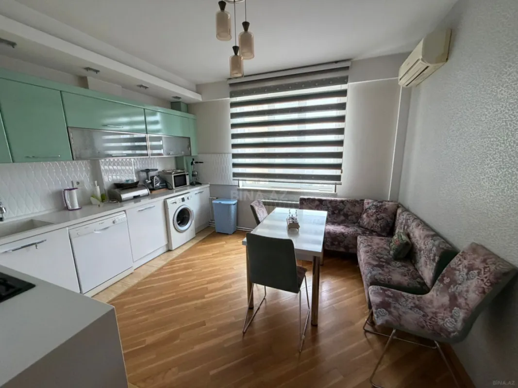 Satılır 3 otaqlı mənzil 124 m²