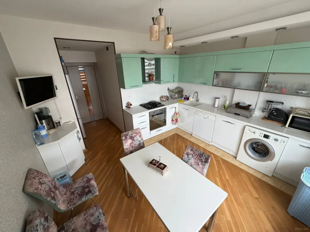 Satılır 3 otaqlı mənzil 124 m²