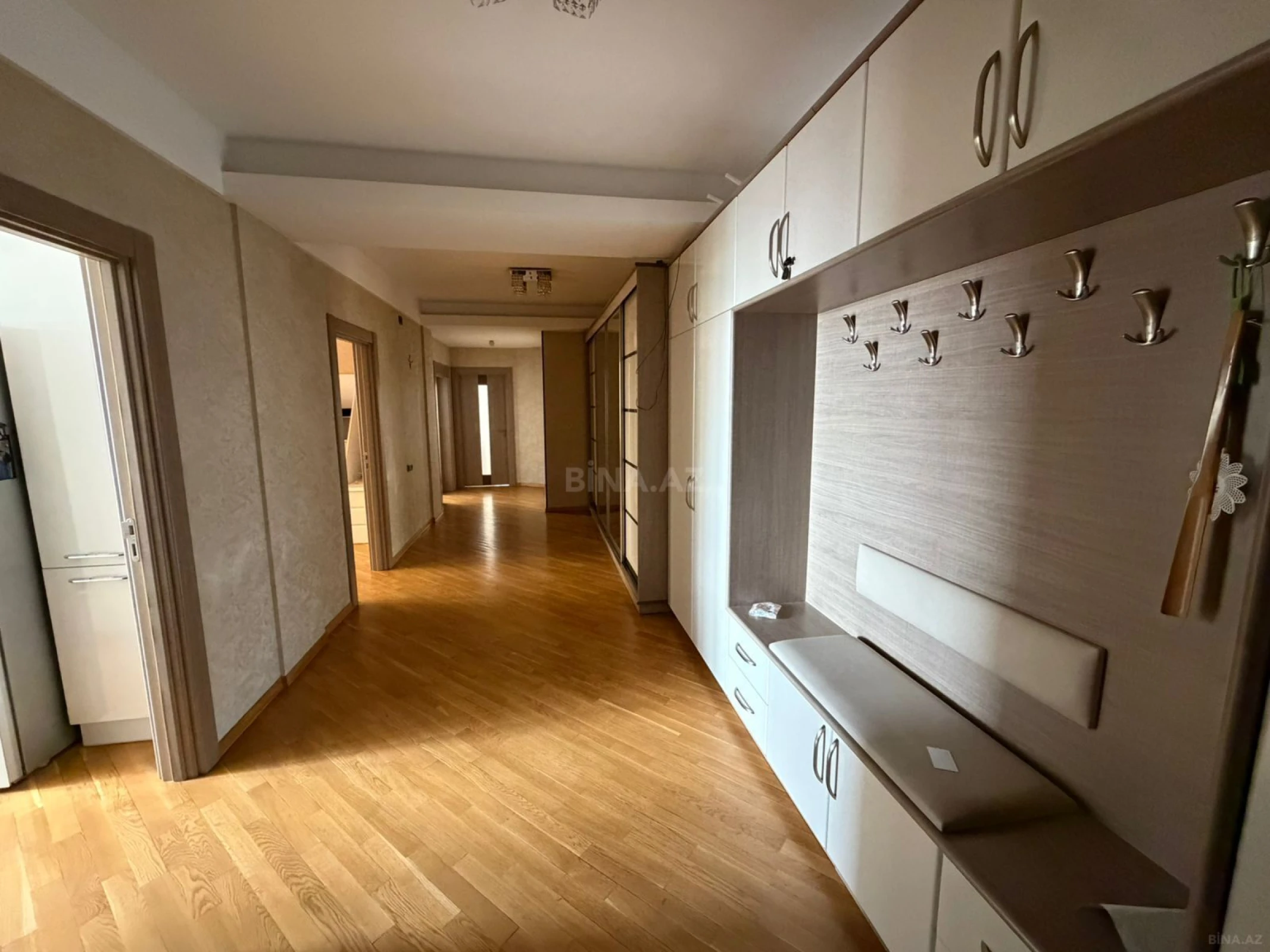Satılır 3 otaqlı mənzil 124 m²