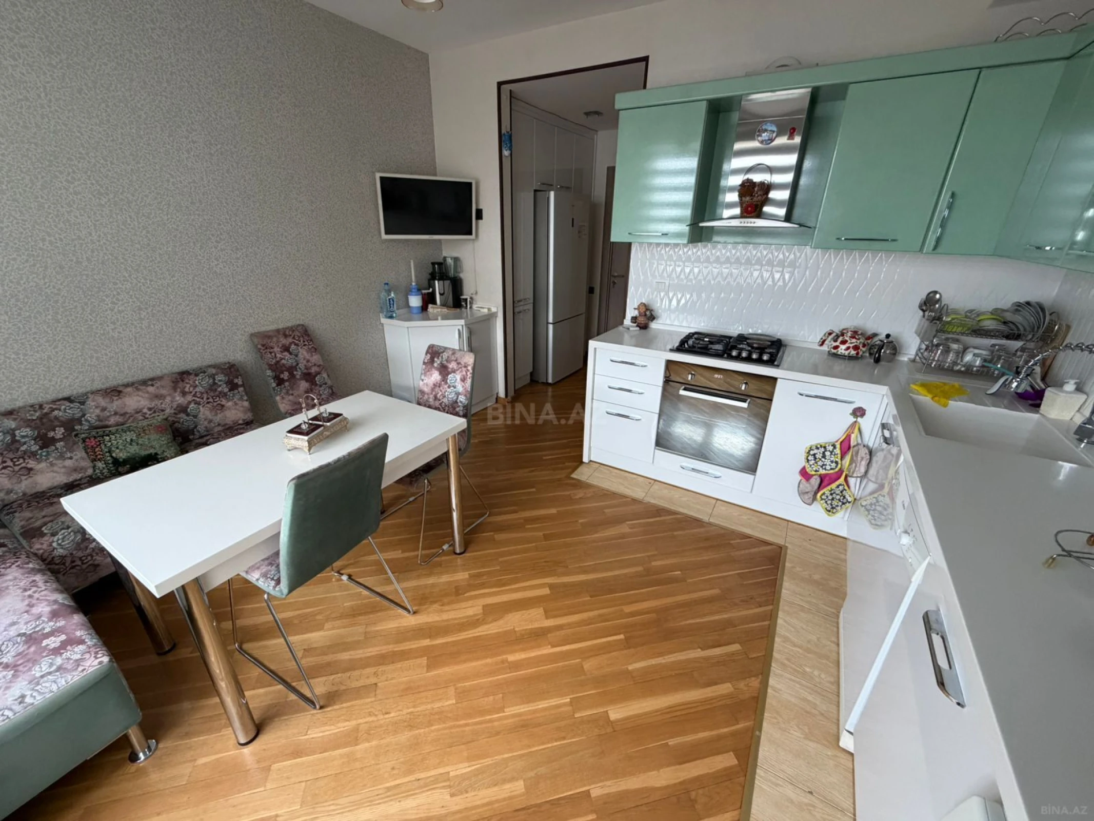 Satılır 3 otaqlı mənzil 124 m²