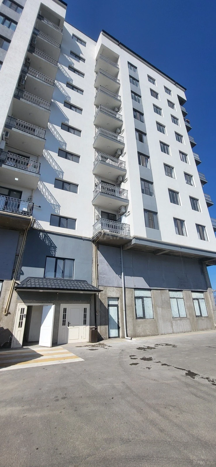 Satılır 3 otaqlı mənzil 84.7 m²