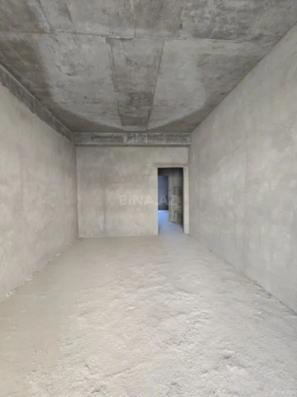 Satılır 4 otaqlı mənzil 161 m²