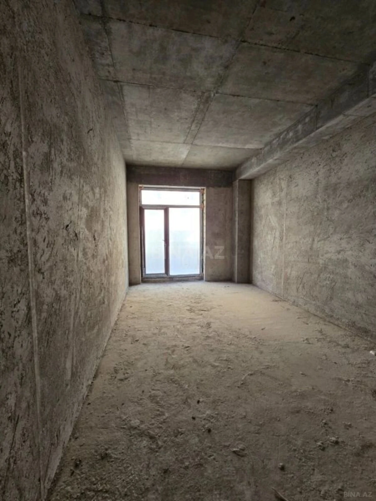 Satılır 4 otaqlı mənzil 161 m²