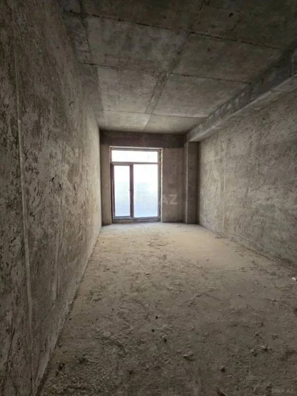 Satılır 4 otaqlı mənzil 161 m²