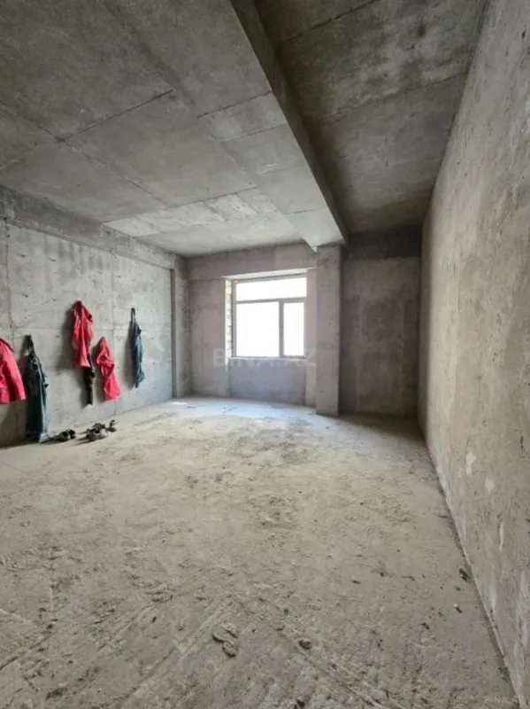 Satılır 4 otaqlı mənzil 161 m²