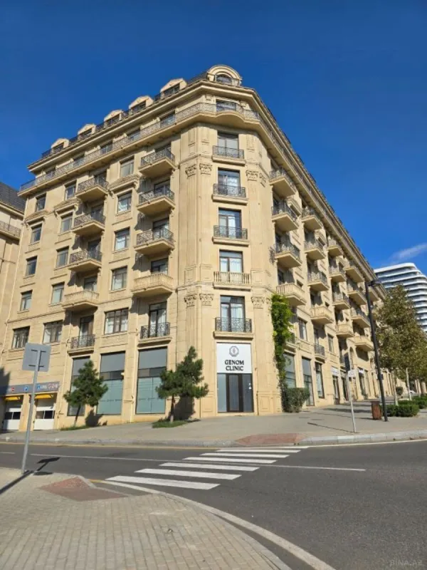 Satılır 4 otaqlı mənzil 161 m²