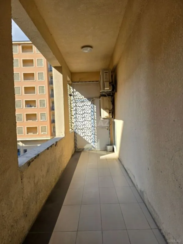Satılır 4 otaqlı mənzil 161 m²