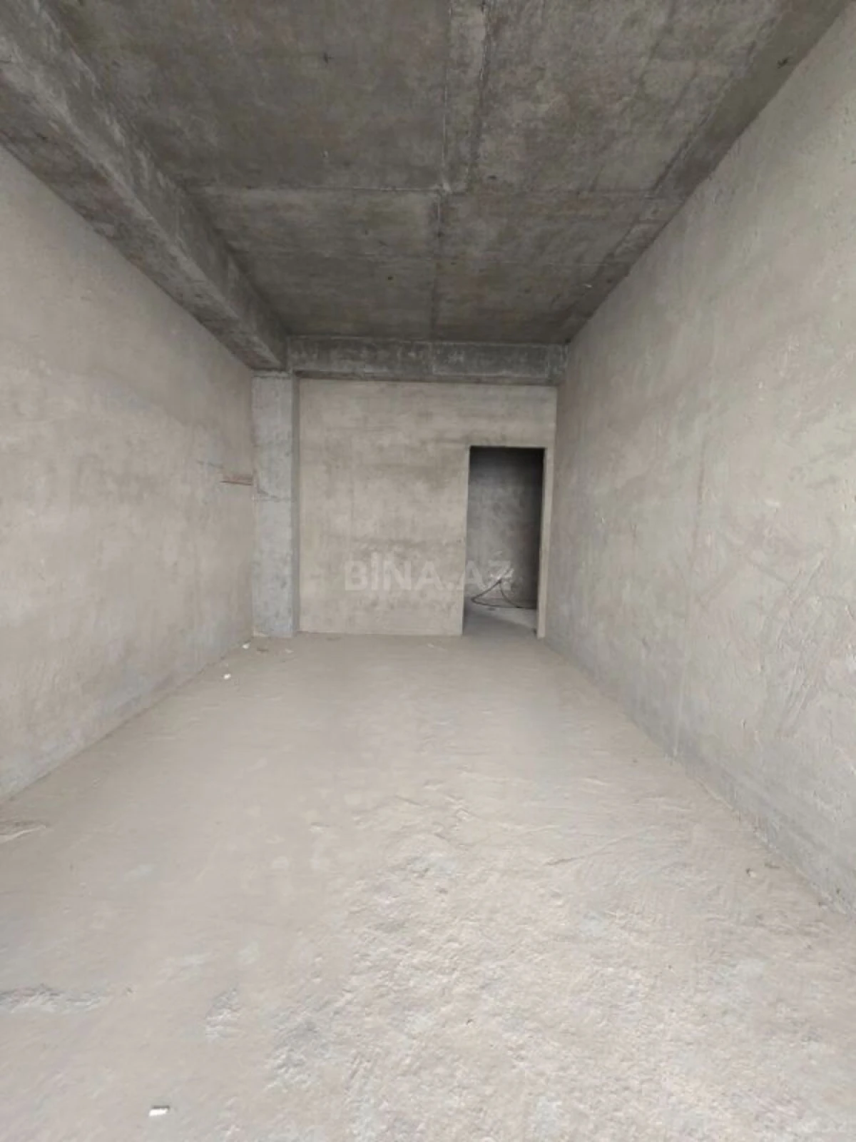 Satılır 4 otaqlı mənzil 161 m²