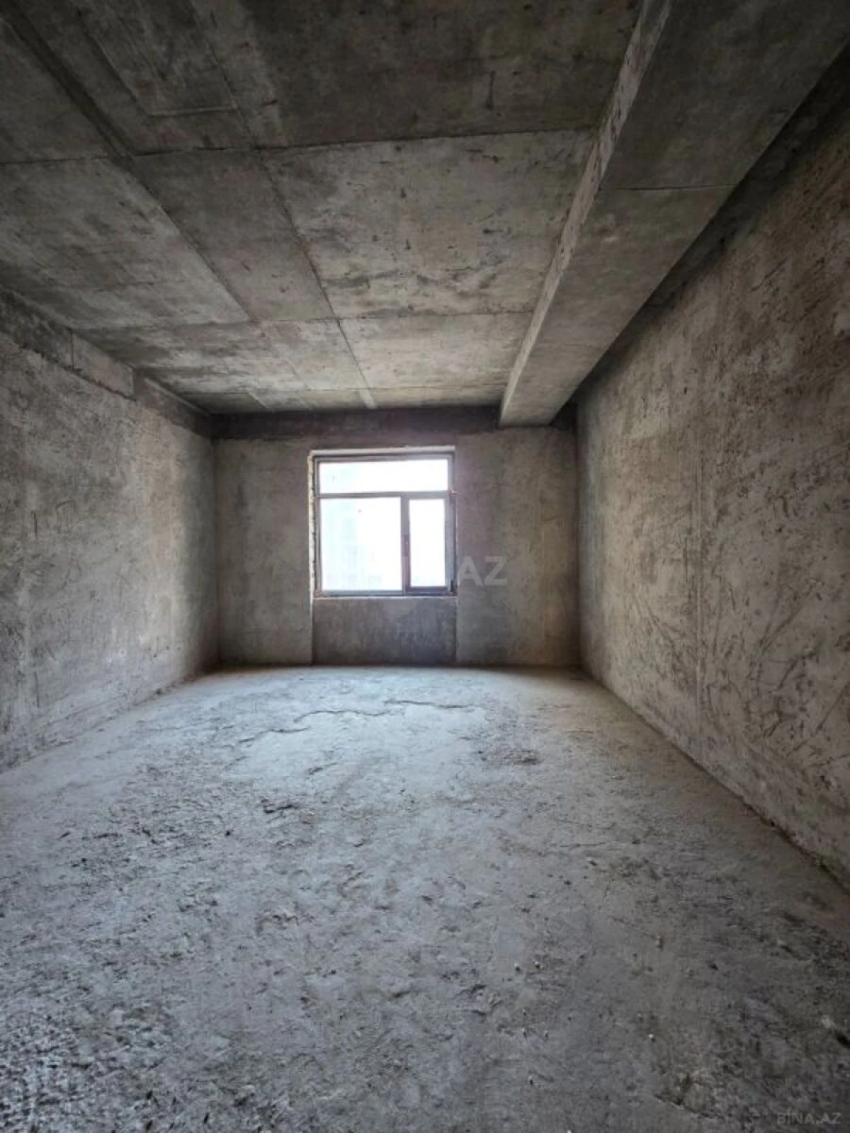 Satılır 4 otaqlı mənzil 161 m²