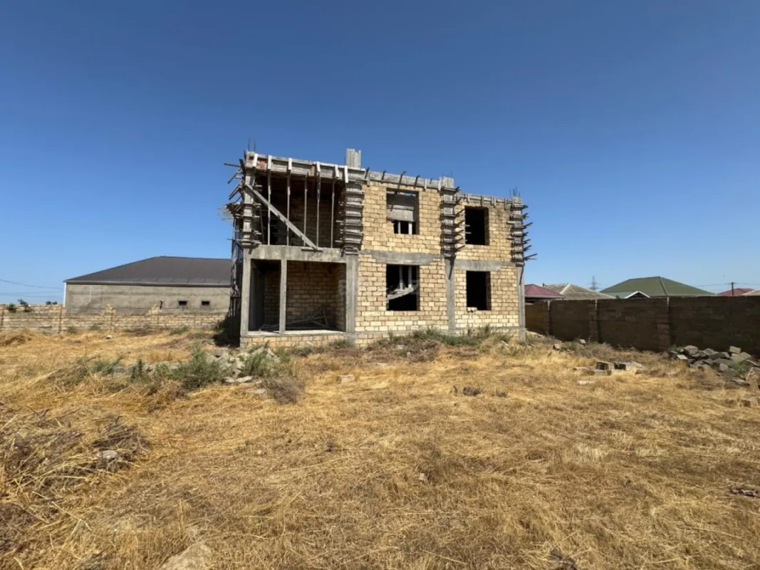 Satılır 7 otaqlı həyət evi 230 m²