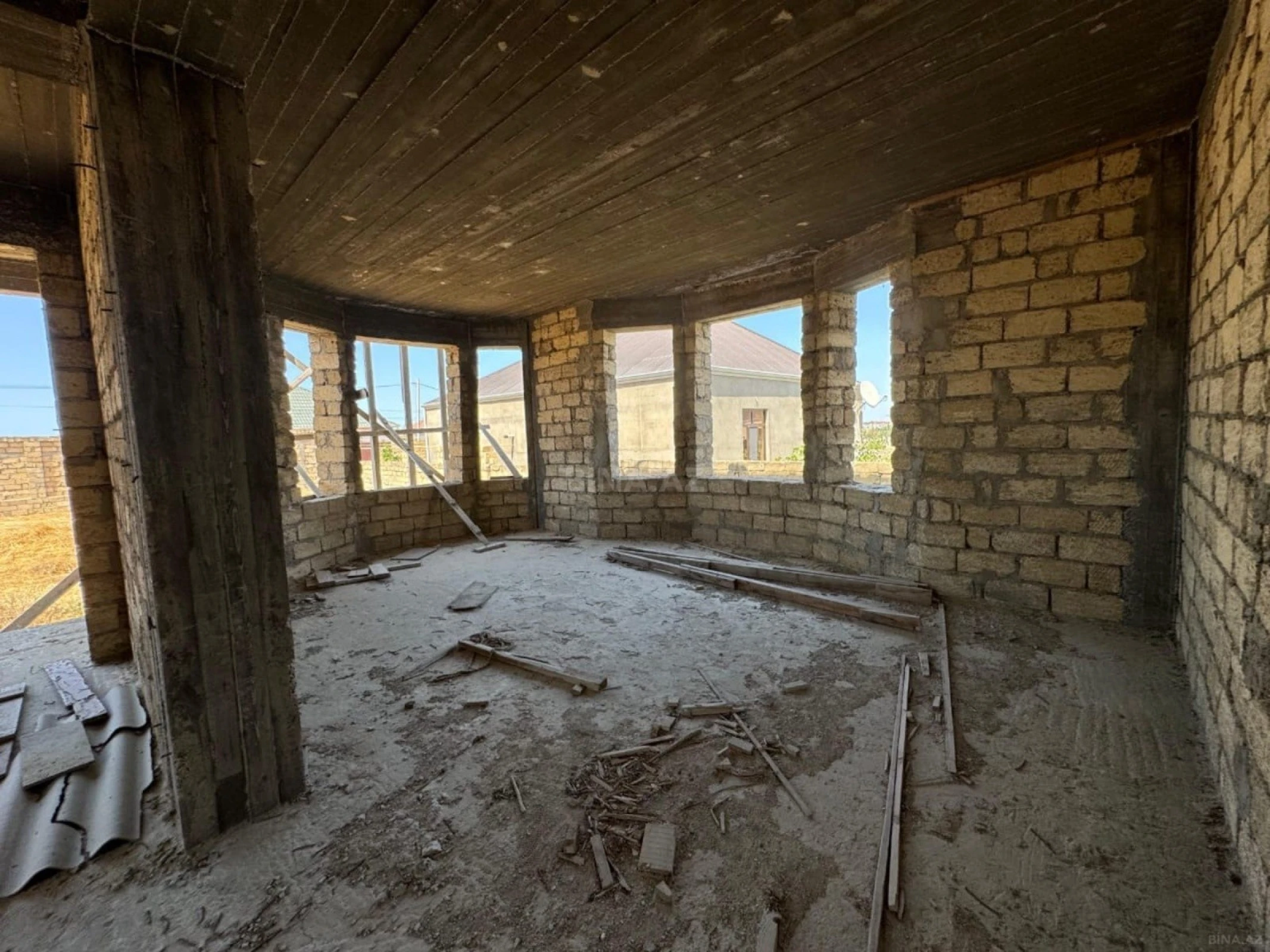 Satılır 7 otaqlı həyət evi 230 m²